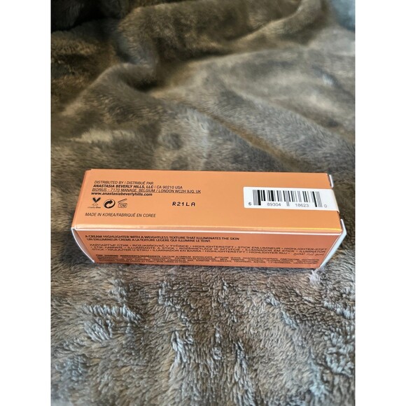 anastasia stick highlighter dripping in gold - Picture 6 of 8